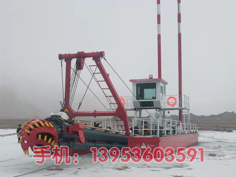 绞吸式挖泥船